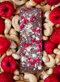 Шоколад Молочный с дробленным кешью и малиной 27 г