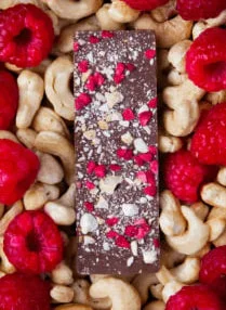 Шоколад Молочный с дробленным кешью и малиной 27 г