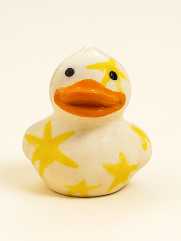 Керамическая фигурка Утёнок в звёздах, 4 см, фото 1.