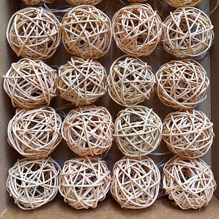 Гирлянда из ротанга, фото 1.
