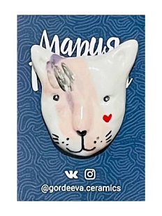 Брошь ручной работы Мария Гордеева «Кот», с розовым разводом, керамика