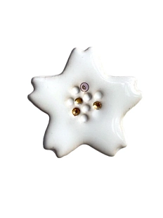 Брошь ручной работы «Цветочек», белая, Partala ceramics