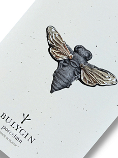 Брошь ручной работы Bulygin «Пчела», фарфор, чёрно-серебристая