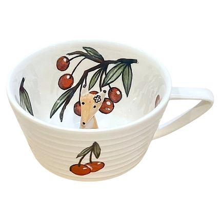 Чашка для чая ручной работы Мадам де Тюль с фигуркой внутри Лиса с вишней, коричневая, фарфор, 250 мл, фото 1.
