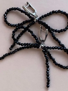 Серьги Бур.Мур «Бантики», латунь, синтетическая шпинель, чёрные