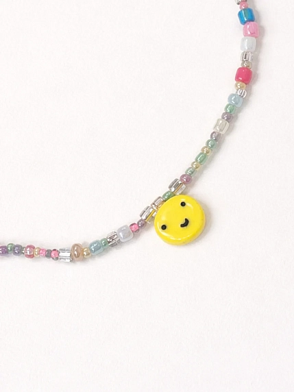 Чокер ручной работы Радость Рядом с подвеской «Смайлик», полимерная глина, бисер, фото 1.