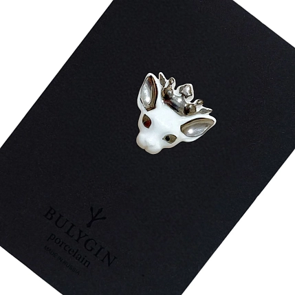 Брошь ручной работы Фарфор Булыгина «Королева кошек», бело-серебристая, фото 4.