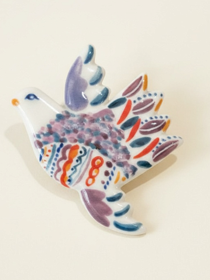 Брошь ручной работы Полина Гузеева «Птичка», розово-фиолетовая, фарфор, фото 1.