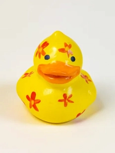 Керамическая фигурка Утёнок с красными цветочками, 4 см