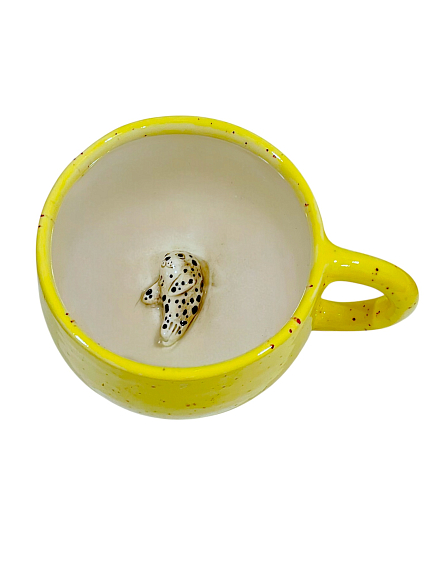 Кружка ручной работы с фигуркой внутри Тюлень, жёлтый, керамика, 400 мл, фото 1.