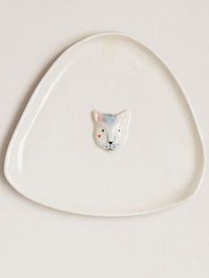 Тарелка ручной работы с фигуркой Котик, белая, полуфарфор, 20 см