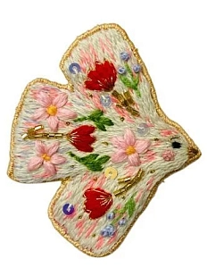 Брошь с ручной вышивкой «Птица», белая