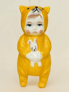 Ёлочная игрушка Ким керамика «Малыш в костюме лисы», 10 см, фарфор