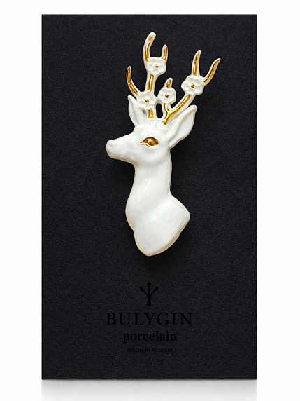 Брошь ручной работы Bulygin «Олень», фарфор, бело-золотистая, фото 1.