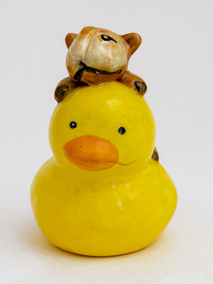 Керамическая фигурка Уточка с тигром, 4 см, фото 1.