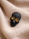 Брошь ручной работы Bulygin «Череп полигональный», фарфор, чёрно-золотистая, превью фото 3