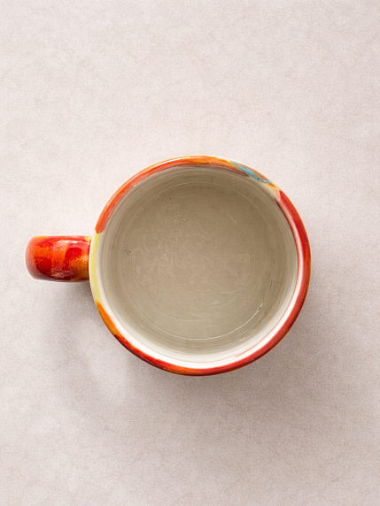 Кружка ручной работы Тата вытворяет/NF ceramics «Вокруг пи*дец, а я молодец», разноцветная, керамика, 450 мл, фото 3.