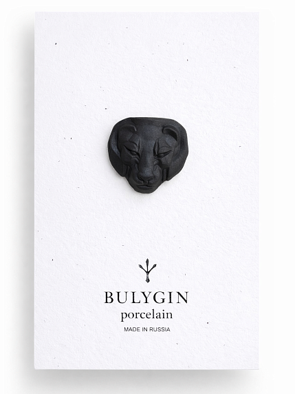 Брошь ручной работы Bulygin «Львица» чёрная, фарфор, фото 1.