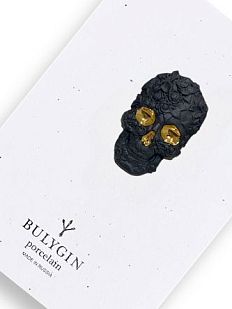 Брошь ручной работы Bulygin «Череп» малая, фарфор, чёрно-золотистая