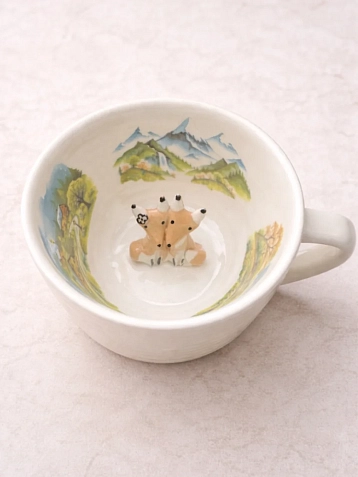 Чашка для чая ручной работы Мадам де Тюль с фигуркой внутри Лисички в горах. фарфор, 250 мл, фото 1.
