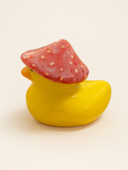Керамическая фигурка Уточка в шляпе в форме мухомора, 7 см, фото 2.