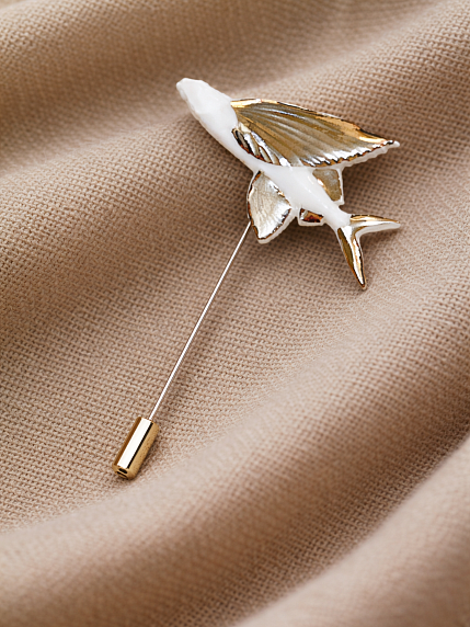 Брошь ручной работы Bulygin «Летучая рыба», бело-серебристая, фарфор, фото 3.