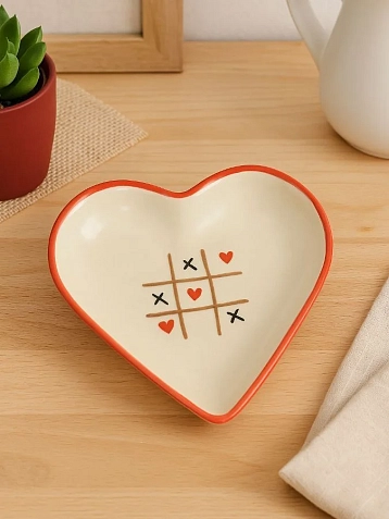 Тарелка ручной работы Ceramission в форме сердечка «Крестики / сердечки», керамика, 14см, фото 3.