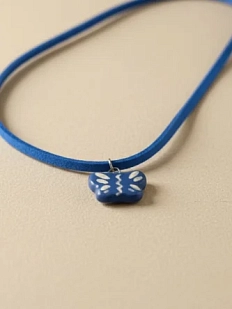 Чокер ручной работы Малёма «Бабочка» на черном замшевом шнурке, керамика