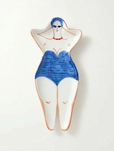 Фигурная тарелка ручной работы «Дама на отдыхе», полуфарфор, 22 см