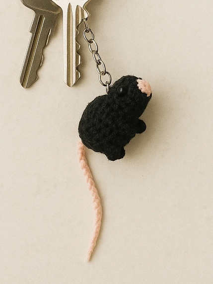 Вязаный брелок ЦИЛИНСКАЯ «Крыса», чёрный, фото 4.