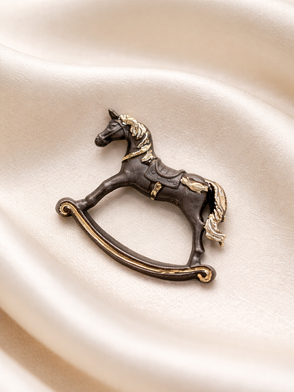 Брошь ручной работы Bulygin «Лошадка», чёрно-серебристая, фарфор, фото 2.