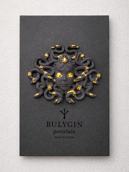 Брошь ручной работы Фарфор Булыгина «Медуза Горгона», черно-золотистая, фото 1.