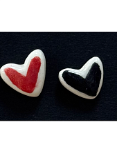 Серёжки-гвоздики ручной работы Мария Гордеева Сердечки, керамика, красно-чёрные