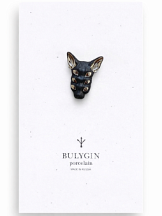 Брошь ручной работы Bulygin «Кошка 6 глаз», фарфор, чёрно-серебристая