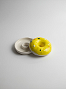 Круглая шкатулка ручной работы в виде пончика, жёлтая, керамика, 9 см, превью фото 2