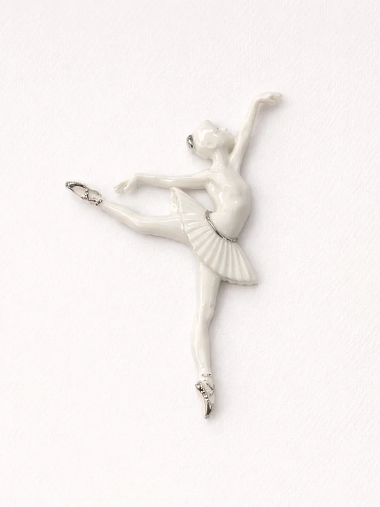 Брошь ручной работы Фарфор Булыгина «Балерина Па №3», бело-серебристая, фото 2.