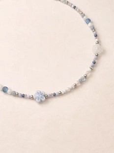 Чокер ручной работы Идеальное совпадение «Цветочек», голубой, перламутр, керамика и стеклянный бисер