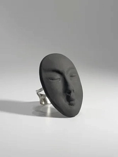 Кольцо ручной работы КерамЕлКа «Лицо овальное», черное, фарфор