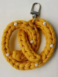 Вязаный обвес брелок «Крендель», оранжевый, 8 см