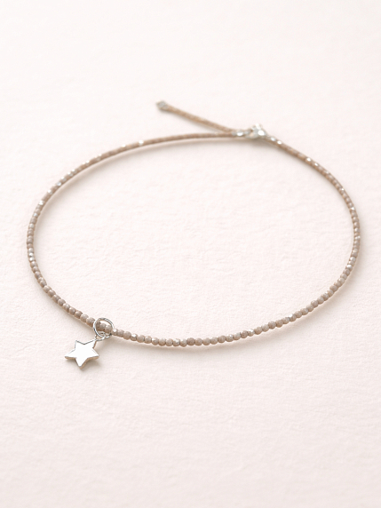 Чокер из мелкой бежевой шпинели с подвеской «Звёздочка» Migette, фото 3.