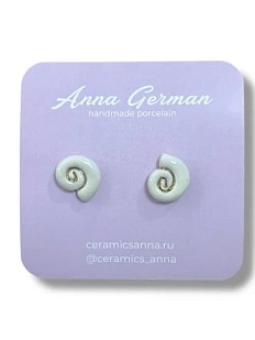 Серёжки-гвоздики Анна Герман «Завитки», фарфор, зелёно-золотистые