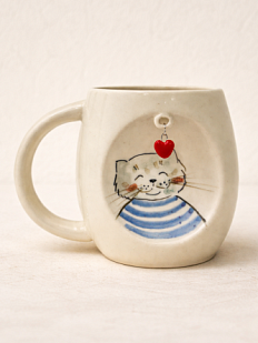 Кружка ручной работы НАДО ЖЕ с подвеской сердечком и росписью «Кот в тильняшке», белая, керамика, 300 мл