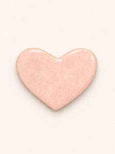 Брошь ручной работы Elizabeth Madar Сердце, бледно-розовая, керамика