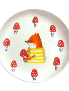 Тарелка ручной работы Ким керамика с бортиком Лисёнок с мухоморами, белая, фарфор, 13 см