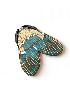 Брошь ручной работы «Моль», дерево, сине-серая