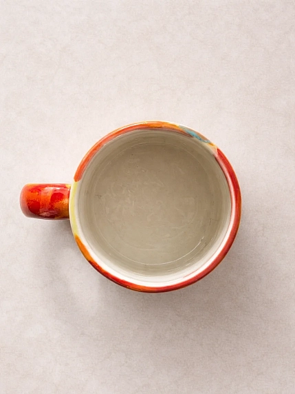 Кружка ручной работы Тата вытворяет/NF ceramics «Вокруг пи*дец, а я молодец», разноцветная, керамика, 450 мл, фото 3.