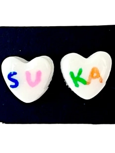 Серёжки-гвоздики Радость Рядом «Suka», полимерная глина, белые