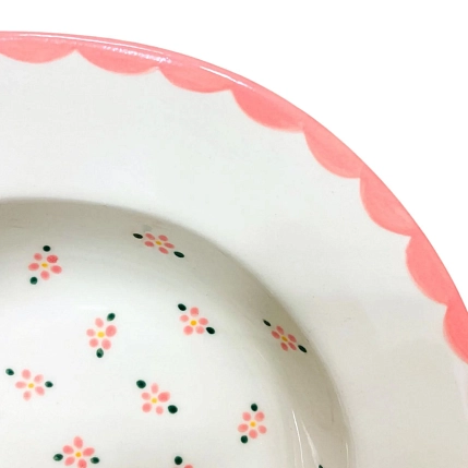 Тарелка глубокая с полями ручной работы Slowday Ceramics с розовыми цветочками «Винтаж», керамика, 25 см, фото 2.