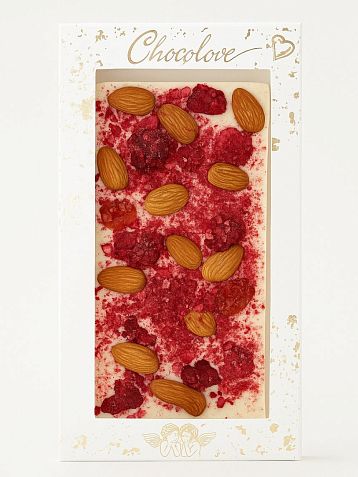 Шоколад белый с ежевикой, вишней, малиной и миндалем, фото 1.