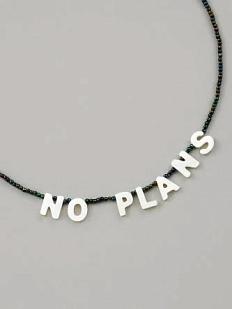 Чокер ручной работы DARI DARI с надписью перламутровыми бусинами «No plans», бисер, зелёный